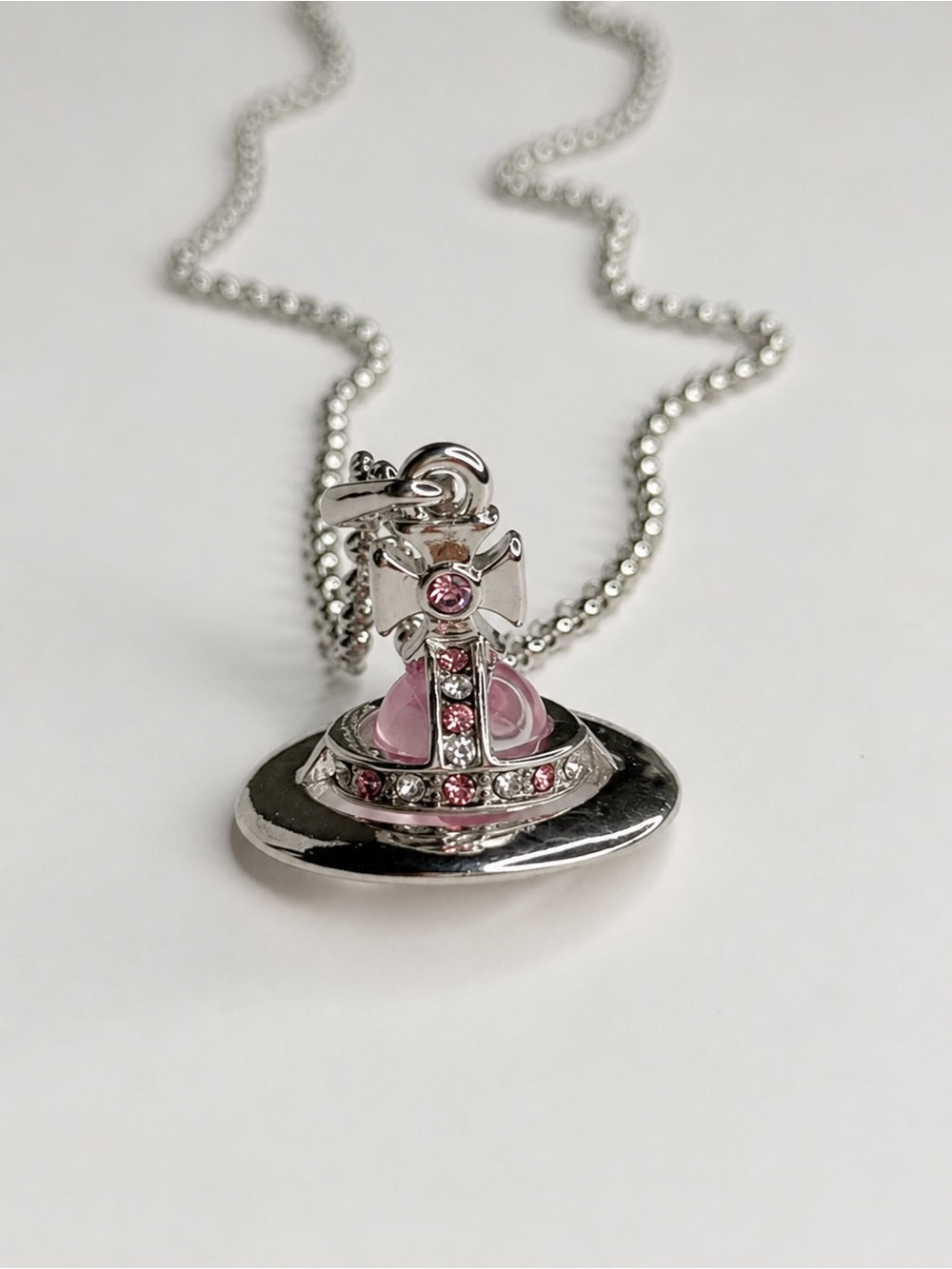 Vivienne Westwood New Tiny Orb Pendant Necklace Pink - Picture 2 of 5